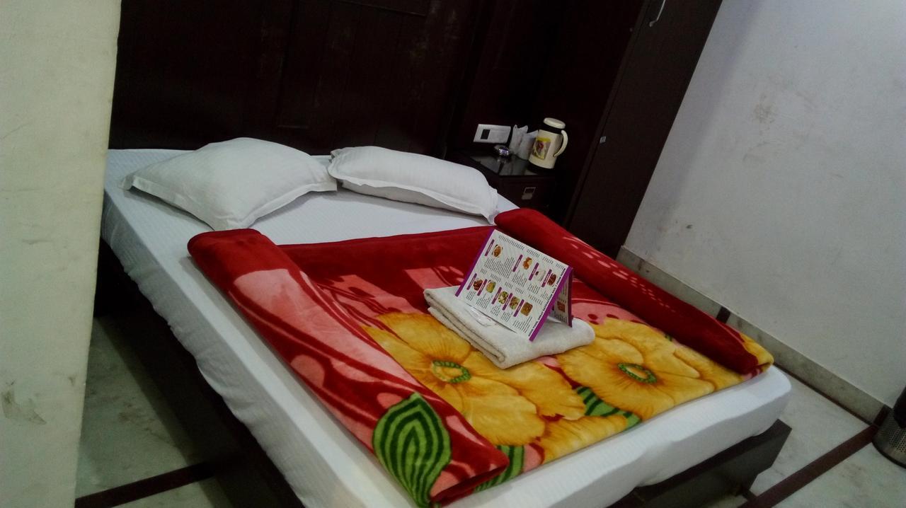 Hotel Hotel Grand Shyam- In Front Of New Delhi Railway Station-Couple Friendly 2*